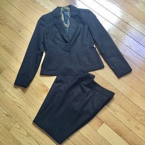 Nine West pinstriped two piece pant suit - 0P